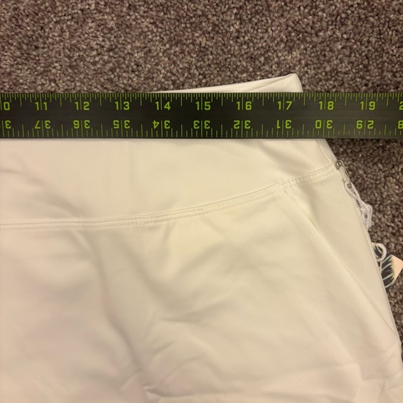 Tommy Bahama Women's White Skort Size XL Golf Pockets Quick Dry UPF 50 NWT - Picture 8 of 13